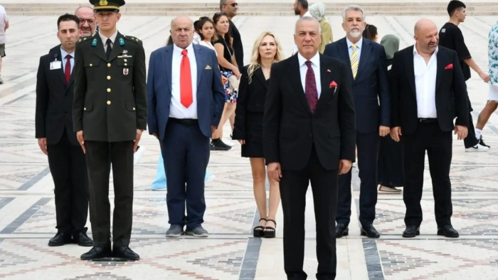 Engelsiz Yaşam Derneği Yönetim Kurulu, Anıtkabir'de Atatürk'e Saygılarını Sundular